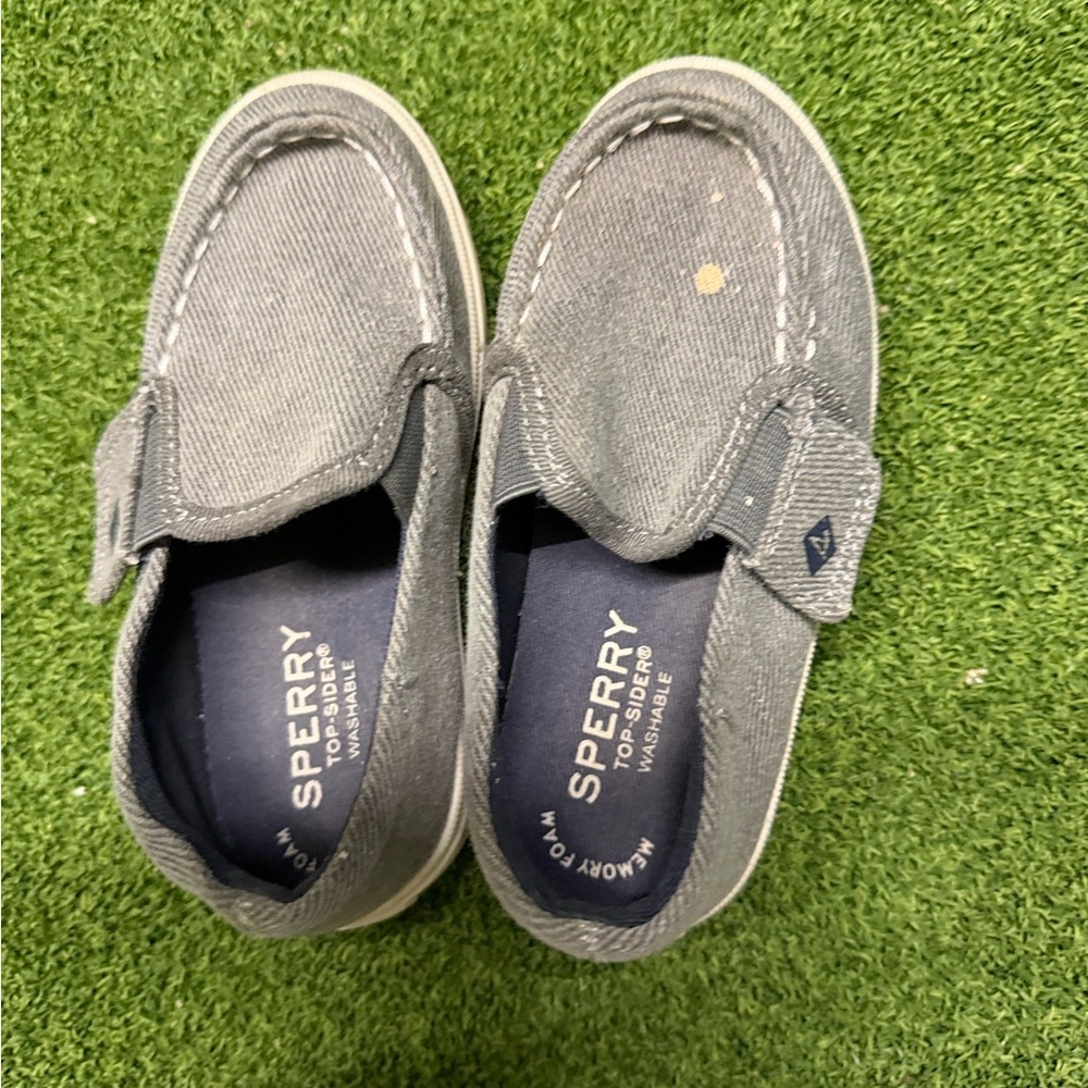 Sperry Kids Canvas Slip-On Shoes in Gray